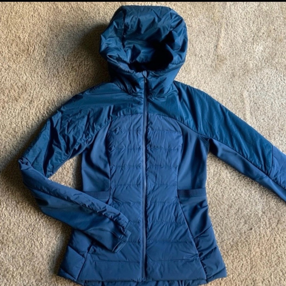 Lululemon Down for it All running jacket - Night Diver - Picture 3 of 6